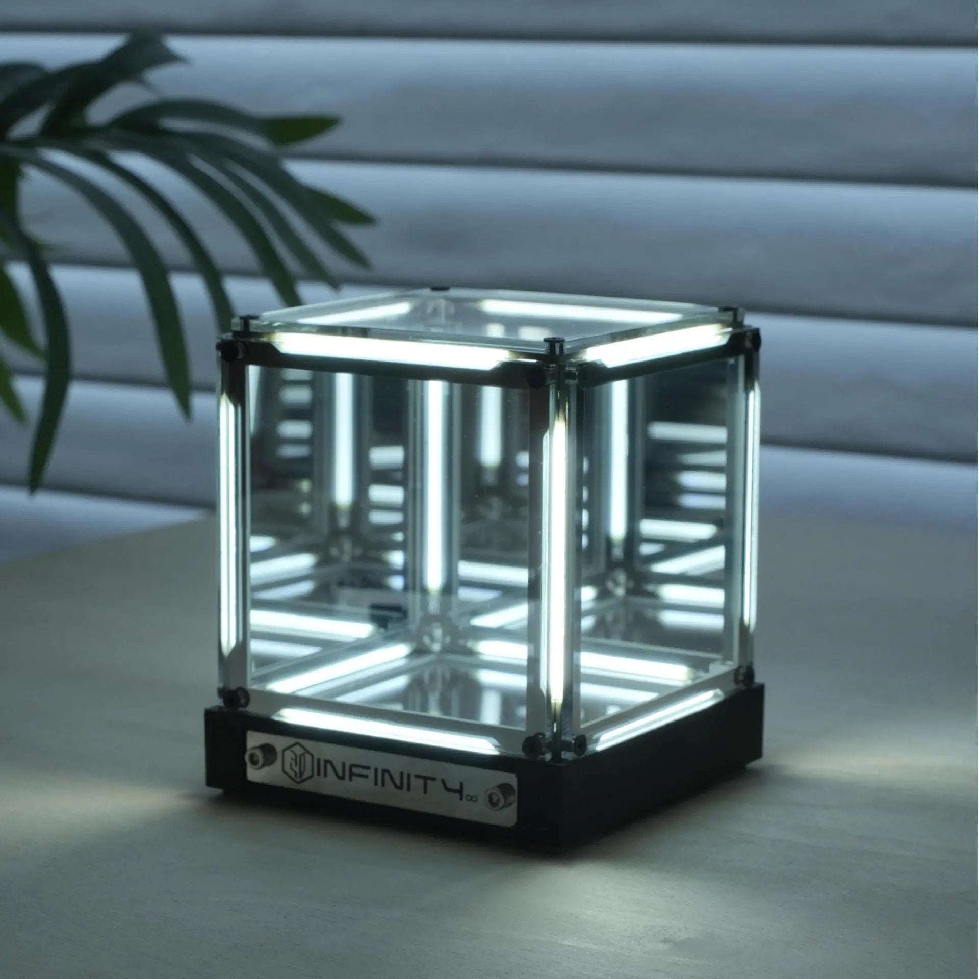 4D RGB Infinity Mirror Cube Light - Wireless Rechargeable Abyss Lamp💋