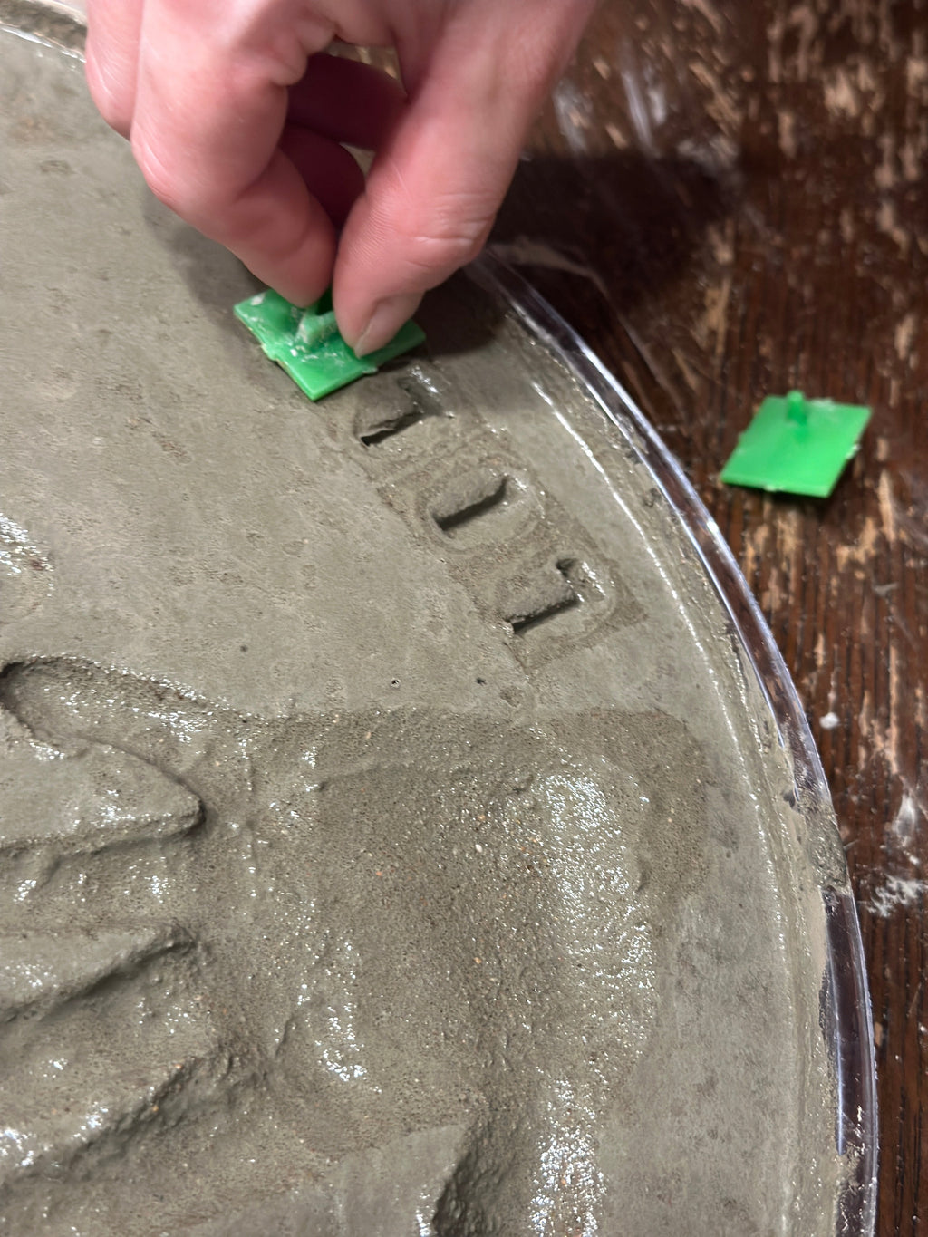 DIY Handprint & Footprint Stepping Stone Kit — Create Personalized Keepsakes & Garden Decor💋